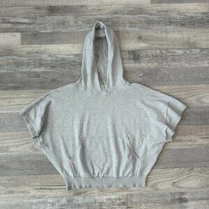 Free Assembly grey short sleeve crop hoodie sweater lightweight size medium F11